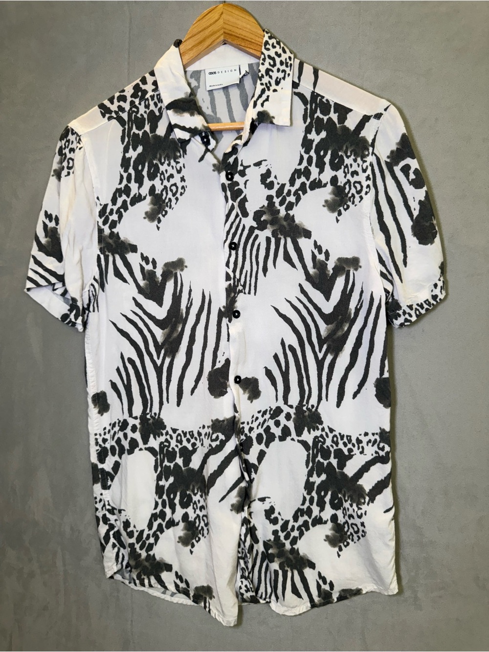 ASOS DESIGN Men’s XS Animal Print Short Sleeve Button Up Shirt Viscose